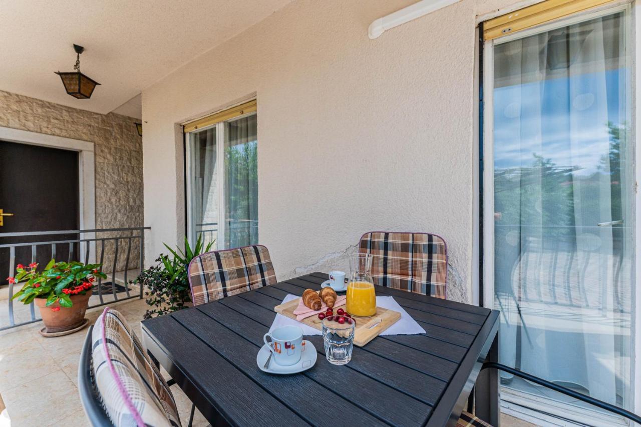 Apartman Ana Apartment Pula Exterior photo